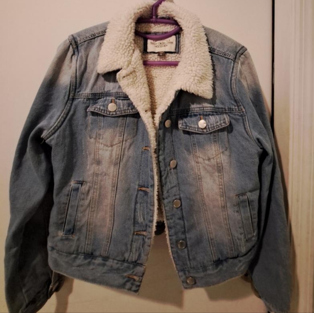 Ashley Vintage Charm, Sherpa lined denim jacket sz L
